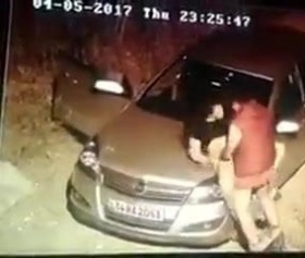 Güvenlik kameralarına Arabada sikişirken yakalanan çiftler