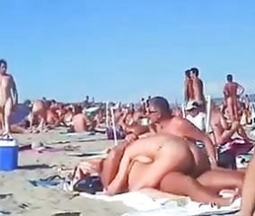 Hidden porno plajda sikişen insanlar