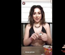 Yasak video evde parti verip seks yapan alçaklar