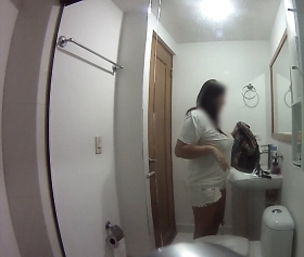 ofis temizlikçisi tuvalette gizli kameraya yakalandı