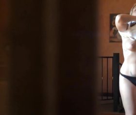 abisinin hanımını gözetleyip amına itekledi