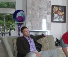 ilk iş gününde kalçasıyla kudurtan olgun hizmetçi
