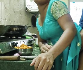 amcığıma boşal diye inleyen 20lik körpe